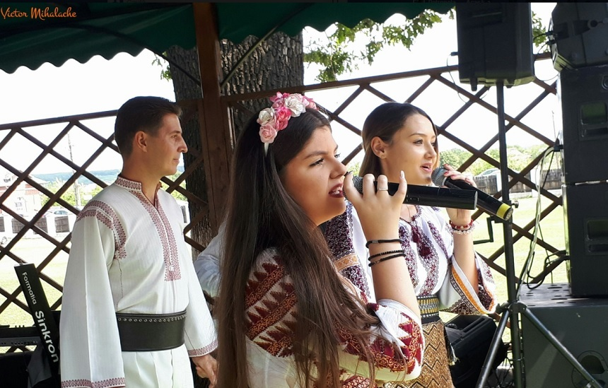 Fiica lui Aurelian Preda, mândră cu inelul pe deget. S-a logodit Anamaria Rosa cu iubitul?