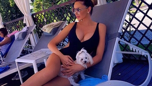 Bianca Drăguşanu a trecut la ”artileria grea” în pregătirile pentru naştere! I-a luat cărucior roşu micuţei Sofia!