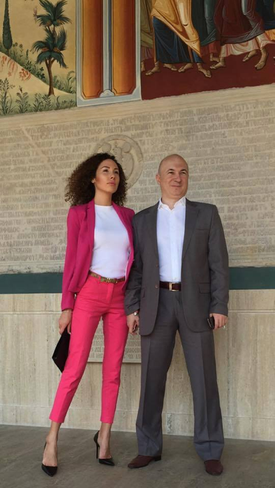 Sexy secretarele au învins! Liderul PSD s-a despărţit de logodnică
