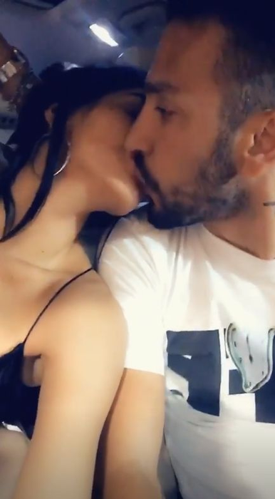 E oficial! Margherita de la Clejani se iubește cu Aslan Sadeghi. Sărut fierbinte în văzul tuturor