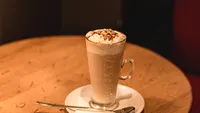 Cum să faci cel mai bun frappe ice caffe! Reţeta specială cu ingredientul verii