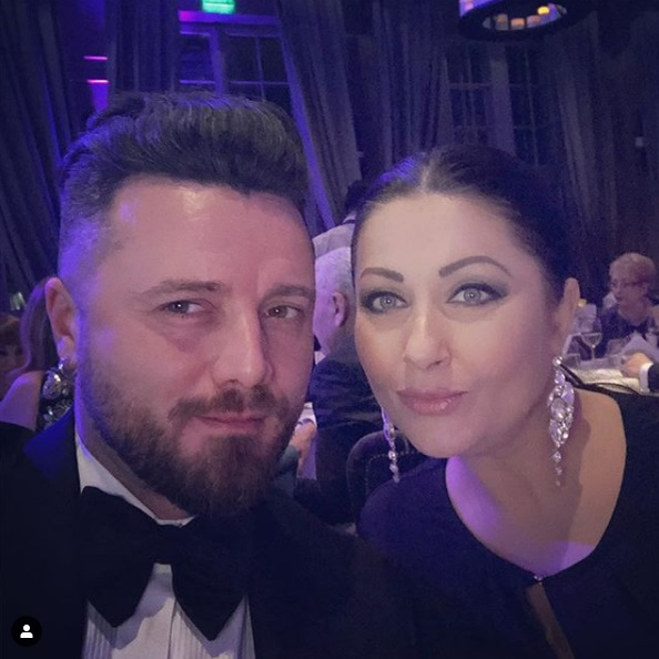 Adina Alberts, rasfățată cu cadouri de lux de ziua ei. Ce pantofi și-a luat Gabriela Cristea la little black dress, care i-a ascuns burtica de gravidă