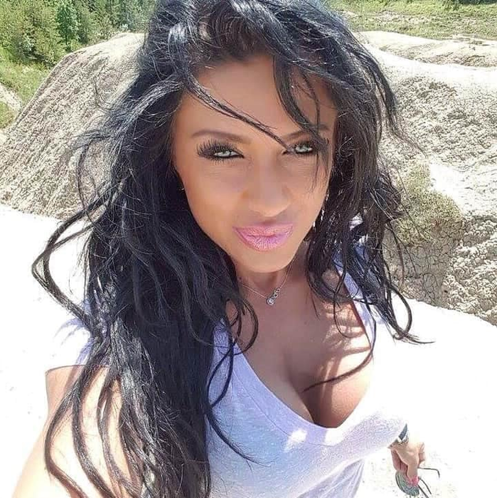 Elena Popa, traumatizată din cauza unor probleme delicate! Prietena Roxanei Vancea ar fi pierdut recent o sarcină, susțin surse din anturajul ei
