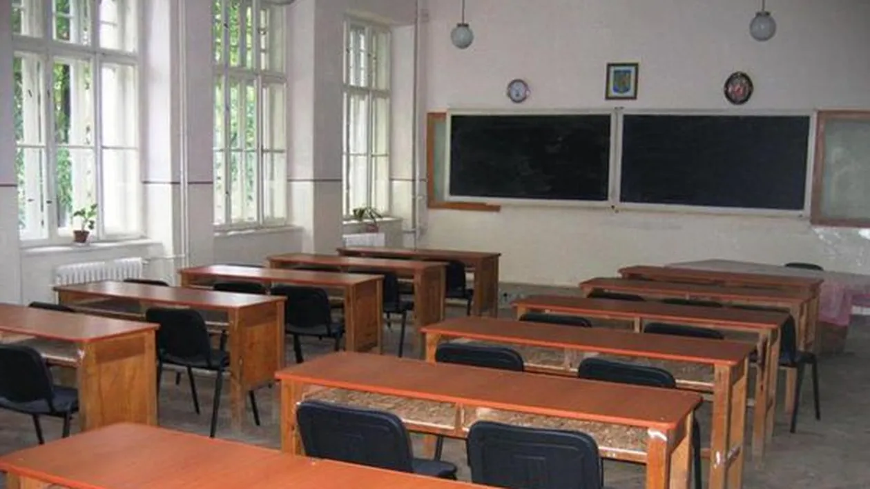 Elevii nu se mai întorc miercuri la școală: clasele se închid! Comunicatul oficial!