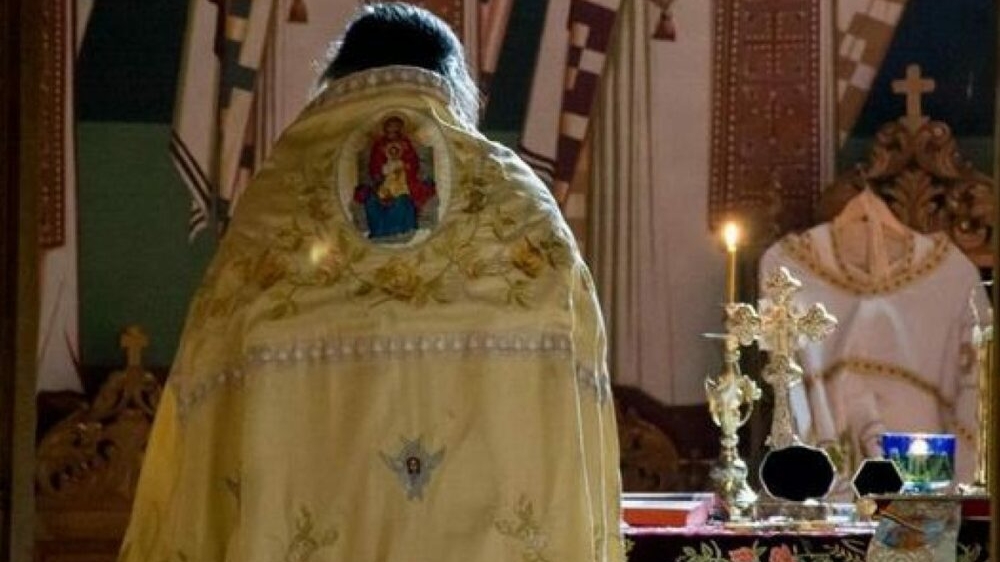 Preotul l-a binecuvântat, apoi jandarmul i-a dat amendă: "Mi-a spus că îmi ia familia şi mi-o duce în Rai"