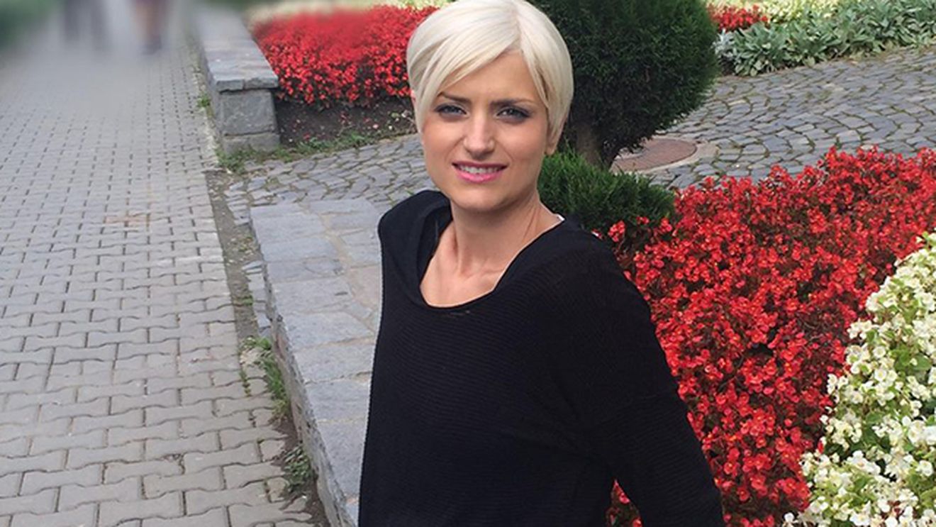 A MURIT in urma cu putin timp! Una dintre cele mai frumoase romance, RAPUSA de CANCER