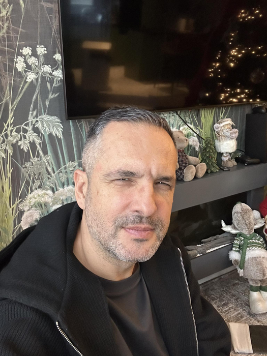 Doliu în familia lui Mădălin Ionescu: „A sfârșit discret, în somn.” Durere profundă, la doar o zi după ce fosta lui colegă, Nicoleta Drăgușin, a murit