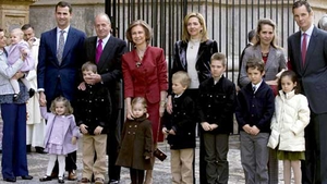 Si-a lasat averea familiei regale