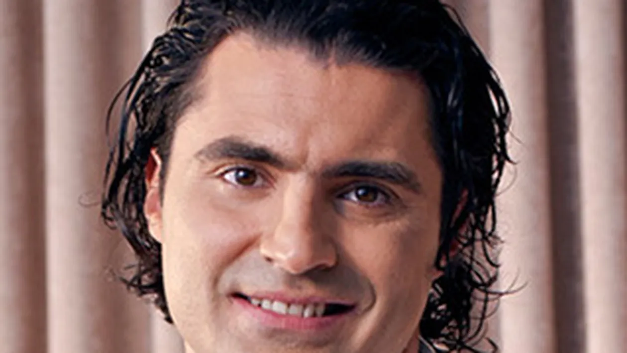 Ce socru generos are Pepe! Nelu Pastrama i-a daruit fiicei sale la majorat un colier cu diamante de... 100.000 de euro.