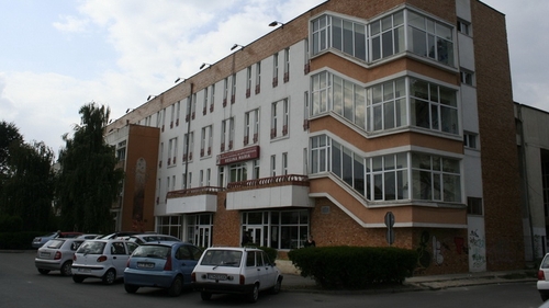 Tânără din Constanța, bătută pe terenul de sport de un elev al unui liceu din oraș