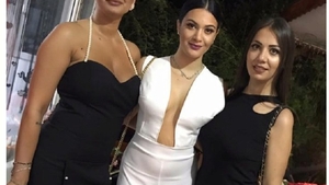 Betty Salam a fost comparată cu Roxana Dobre de un fan. Comentariul savuros făcut de vedetă