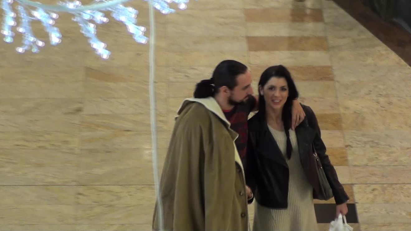 Denis Stefan inca nu a divortat, iar sotia nu-i da drumul. I-a trimis mail-uri de intimidare si de amenintare "bebelusei"
