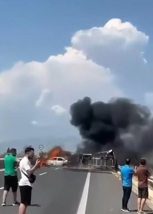 Filmul accidentului din drumul către Thassos! 3 persoane au murit pe loc: ar fi și români printre ei