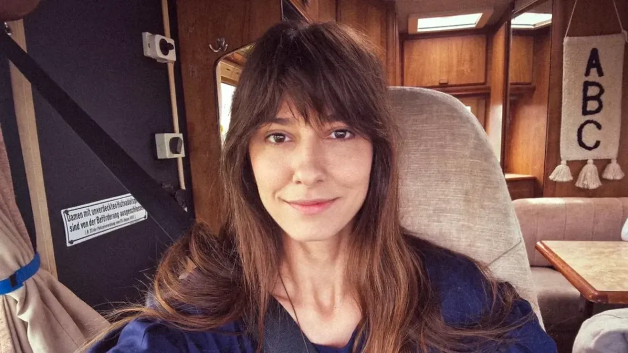 Motivul pentru care Dana Rogoz a apelat la ajutorul unui terapeut, după ce a născut: „Am compensat cu tot”