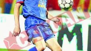 Goian se duce sa-si cumpere masina cu volanul pe dreapta