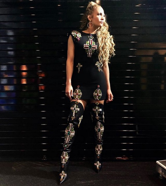 Jennifer Lopez, selfie incendiar înainte de antrenament! Cu zonele intime la vedere, ea i-a înnebunit pe bărbați