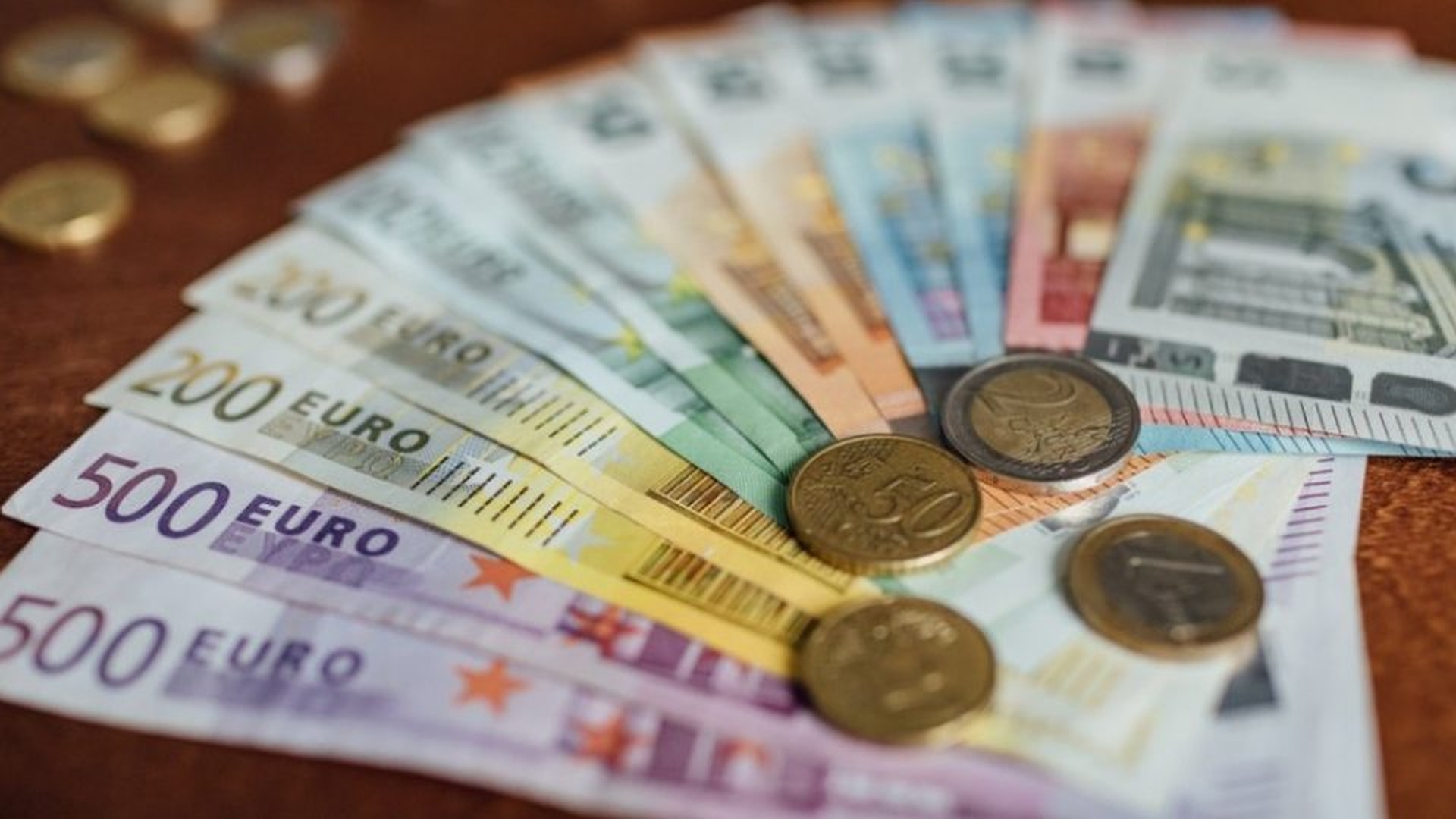 Curs valutar 30 mai 2019. Evoluție ciudată. Câți lei a ajuns 1 euro astăzi