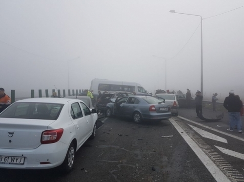 A mai murit o femeie în  accidentul de pe A2.  Sunt 60 de raniti
