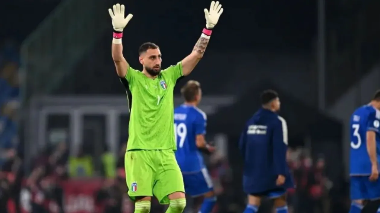 Gianluigi Donnarumma și logodnica sa, legați și agresați în propria casă, joi noapte. Portarul lui PSG a rămas și  fără 500.000 de euro