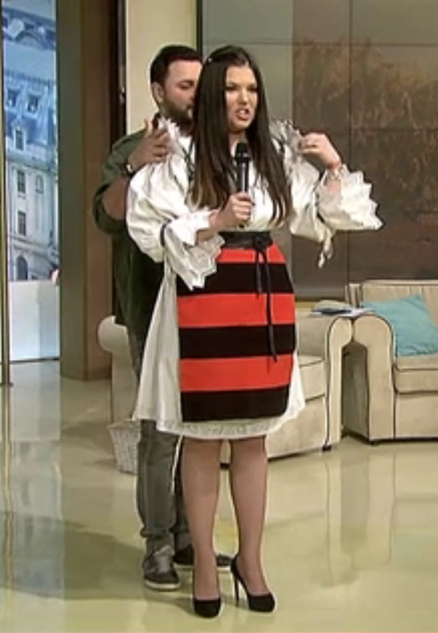 Atunci când Cătălin Măruţă nu s-a descurcat cu aranjatul costumului, Paula Seling s-a enervat.