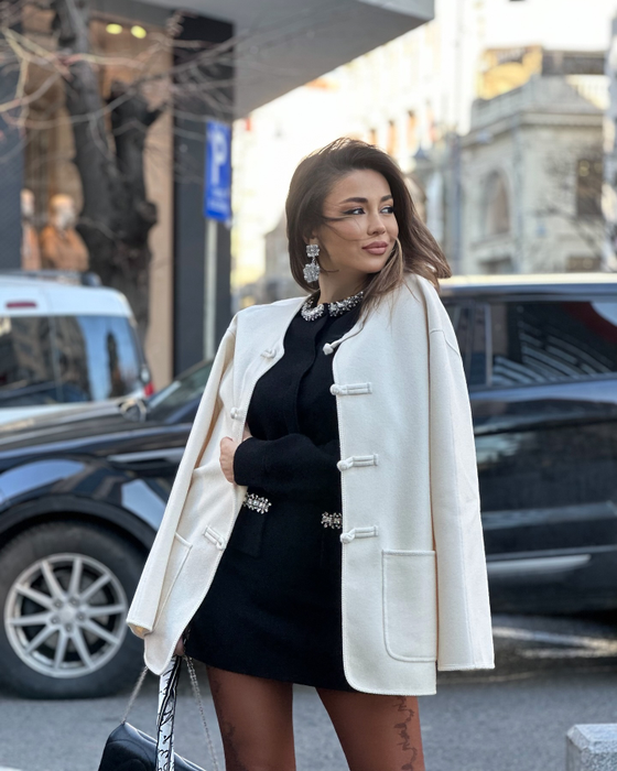 Schimbări majore şi concedieri pe bandă rulantă! Sefii de la Antenă s-au descotorosit de iubita lui Andrei de la Alb Negru fără milă!