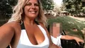 O profesoară măritată de 31 de ani i-a forțat pe elevi să facă orgii cu ea și să poarte măști 
