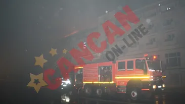 VIDEO A reizbucnit incendiul la hotelul Rex din statiunea Mamaia