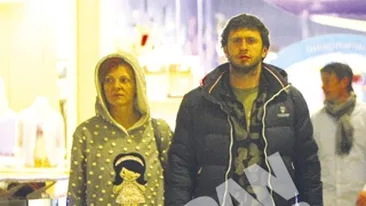 Se imbraca dupa ureche! Poza saptamanii! Ia uite in ce haine a iesit Dana Nalbaru la mall!