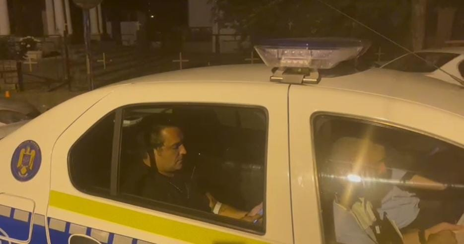 Polițiștii de  Rutieră l-au dus pe Bogdan Ionescu ”Syda” la INML pentru a-i recolta probe din sânge (Foto: CANCAN.RO)