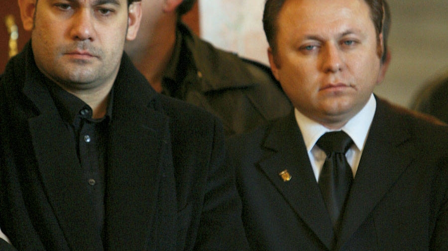 Războiul pe avere se reaprinde între băieţii lui Ion Dolănescu! Dragoş nu mai vrea casele cântăreţului şi ”vânează” altceva: ”Cel mai mult mă interesează...”