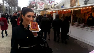 Proaspata gravida Tonciu a poftit la o gofra imensa cu dulceata de capsuni tocmai la Paris