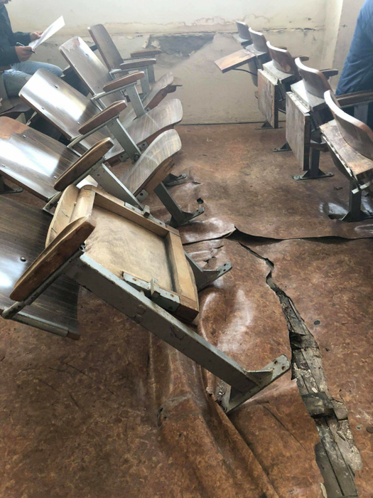 Așa arată sala în care se dă examenul pentru permisul auto, la Poliția Rutieră Dâmbovița