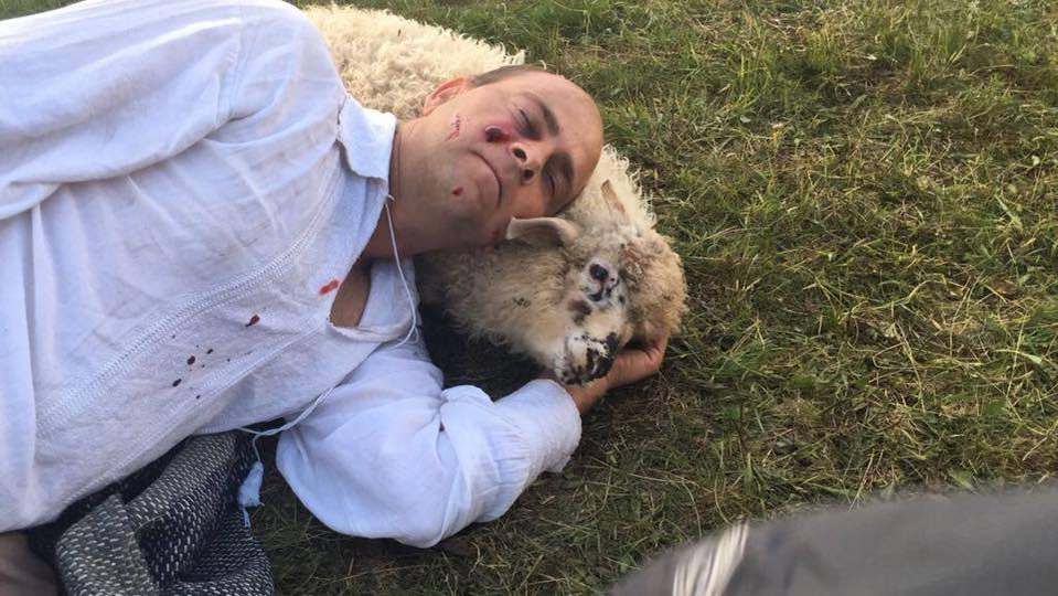 Cosmin Seleși, plin de sânge! Ce i-au făcut Alin Panc și Văru’ Săndel