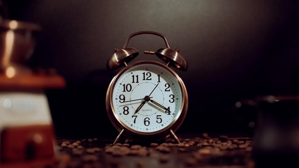 Cum ne afectează trecerea la ora de vară 2025, de fapt. Medicii trag un semnal de alarmă: ”Efectul durează o săptămână, două”