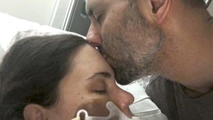 Soţia i-a murit în braţe, la spital. Distrus de durere, bărbatul a băgat un plic în buzunarul doctorului care s-a ocupat de cazul ei. Ce se afla în plic 