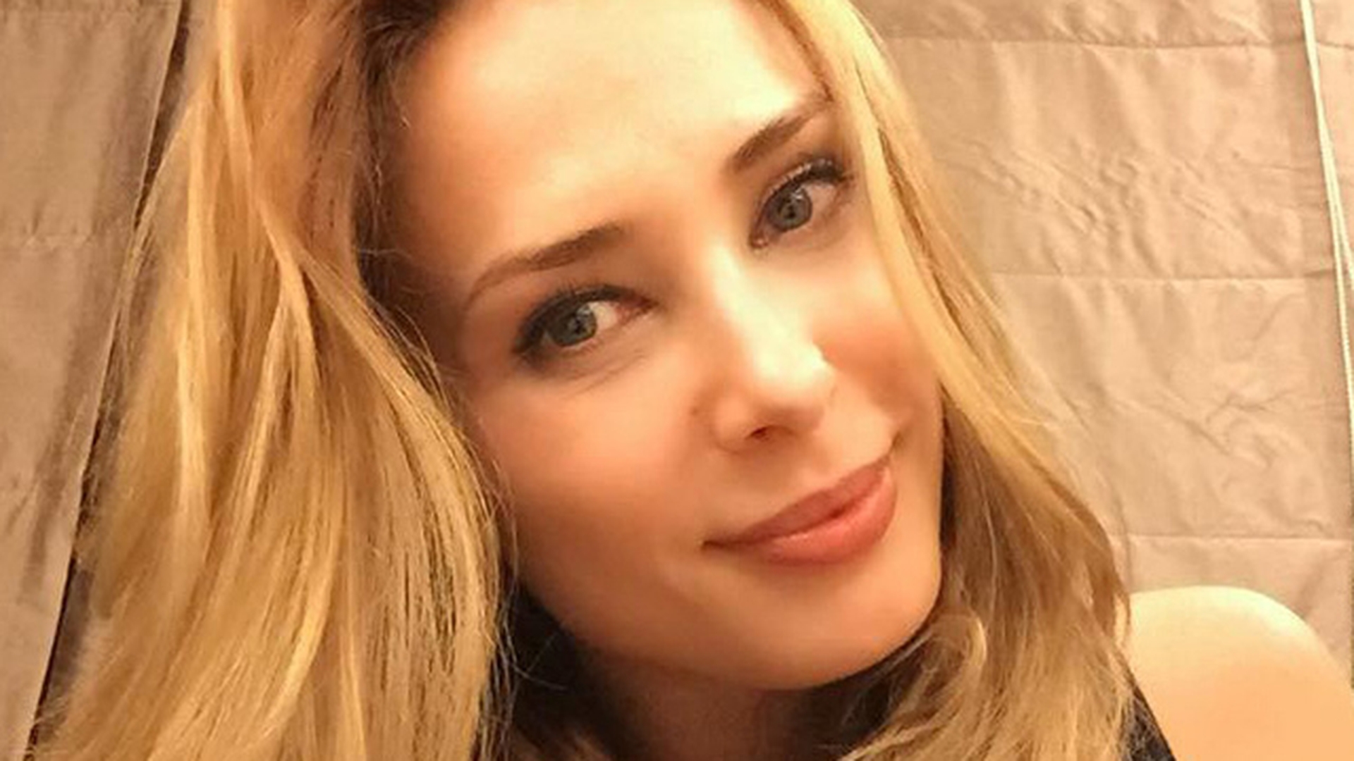 Acum totul e clar! După ce SALMAN KHAN a spus care va fi data nunţii, IULIA VÂNTUR s-a pozat în timp ce... 