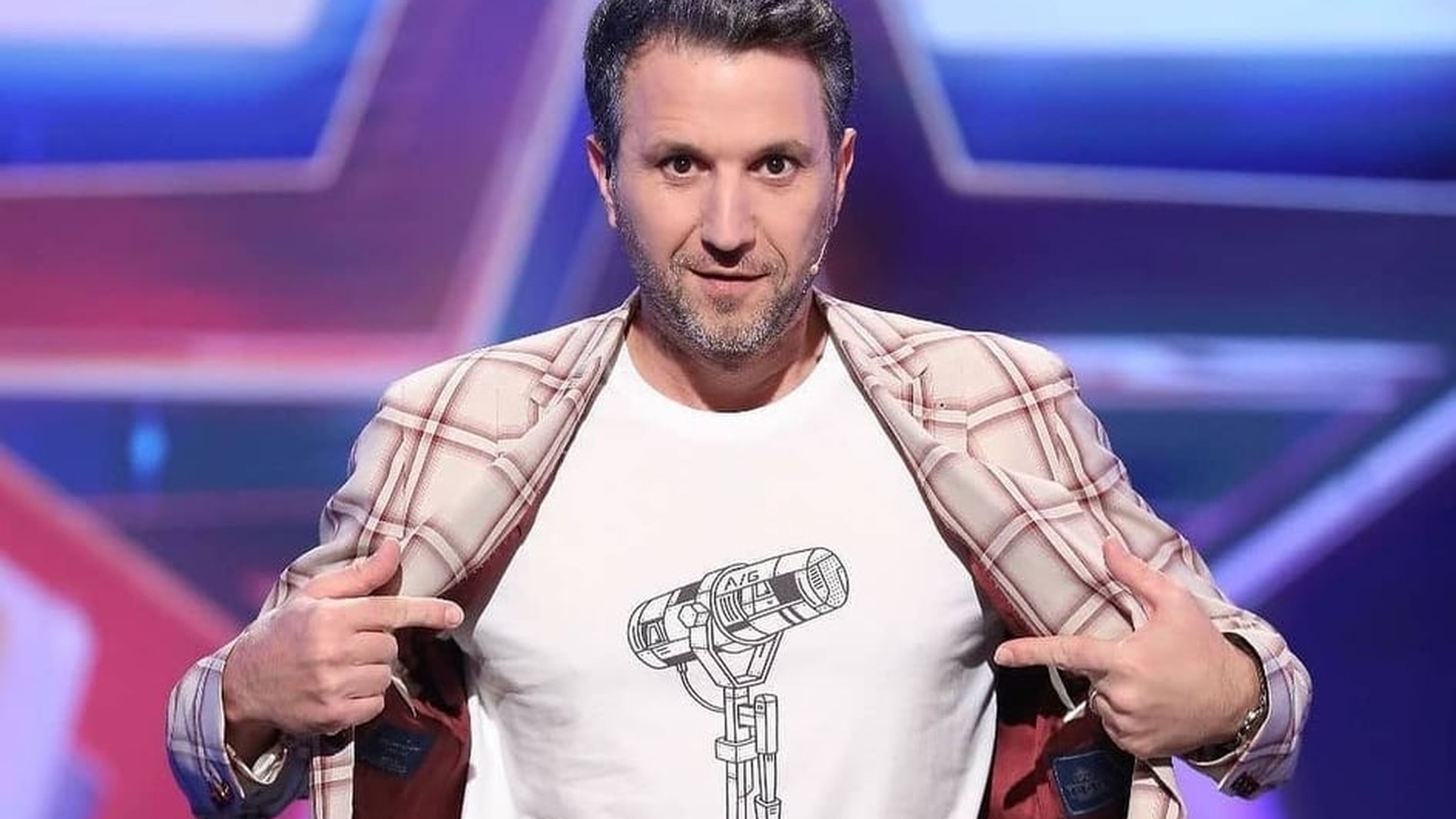 Cum este Andi Moisescu în spatele camerelor de filmat! Vedeta Pro Tv, un bărbat romantic. „În momentul în care suntem doar noi…”
