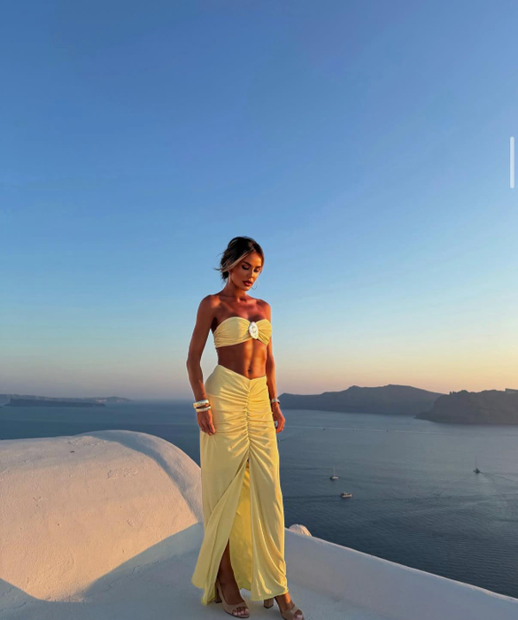 Diana Munteanu a dat România pe Santorini. Imagini spectaculoase din escapada în Grecia