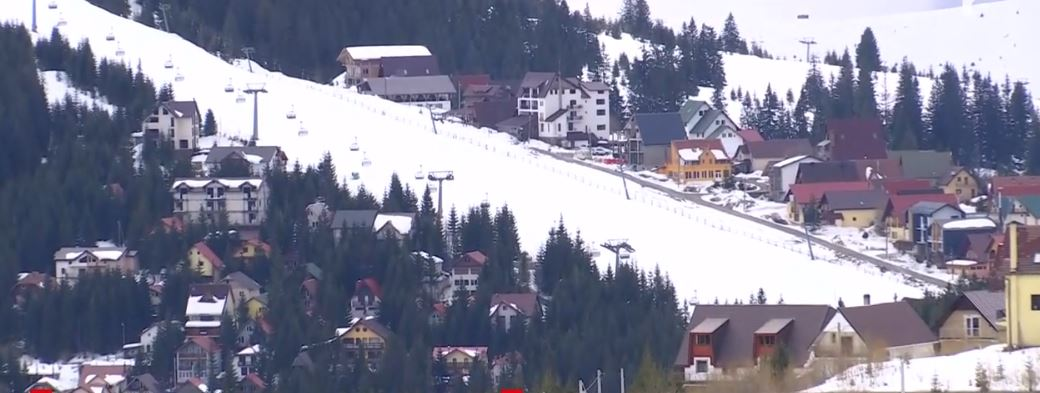 Iarnă în aprilie! Strat de zăpadă de 20 cm în România. Meteorologii anunță ploi torențiale și ninsori