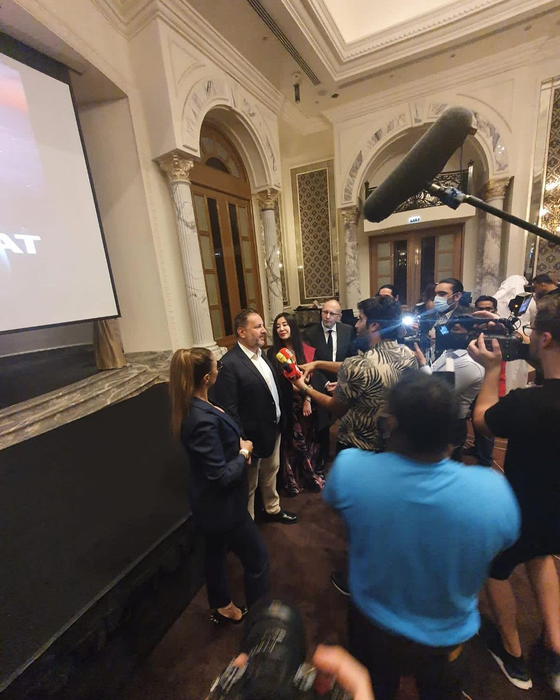 Anamaria Prodan îşi trăieşte viața de femeie liberă în Dubai! Cum a fost surprinsă sexy impresara alături de musculoșii Superkombat