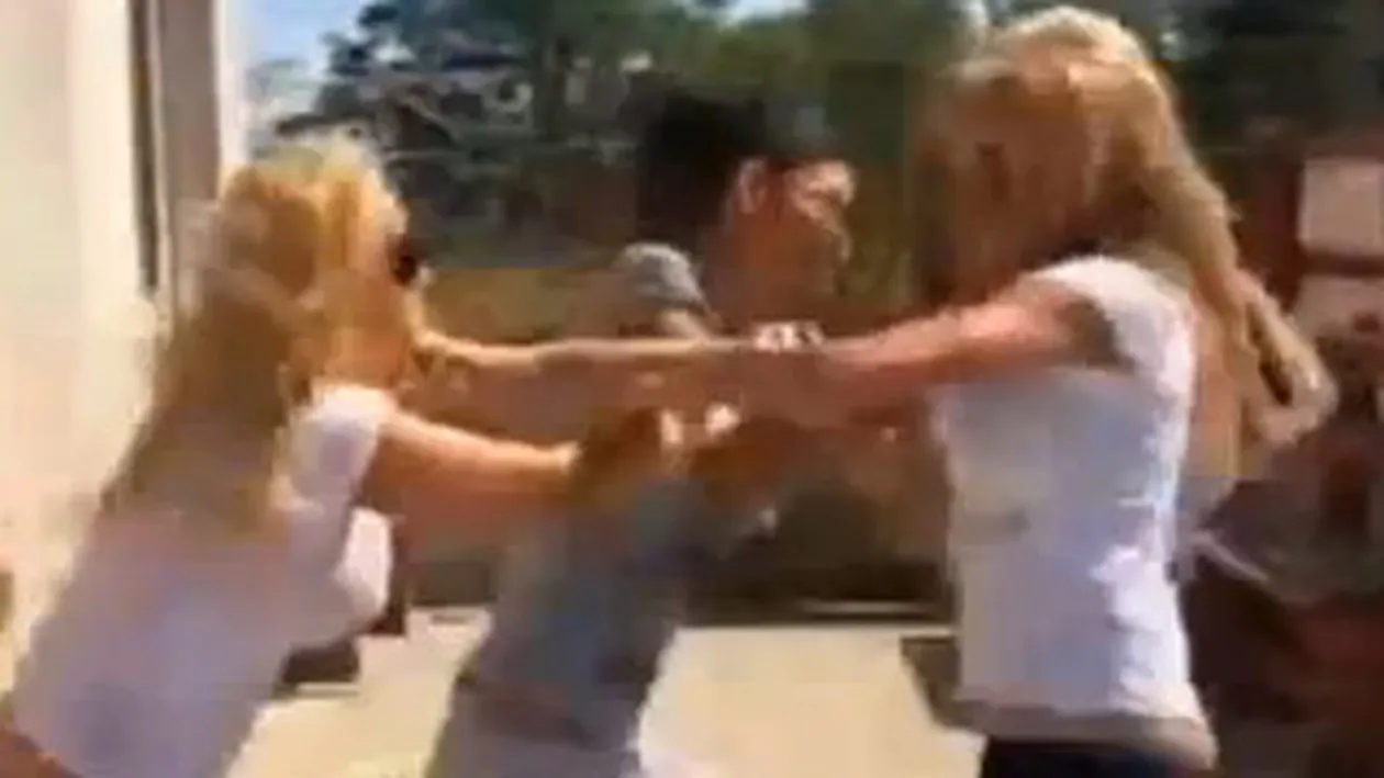 Sanziana si Tonciu s-au luat la bataie si s-au injurat crunt! Vezi de ce s-au suparat cele doua pupeze