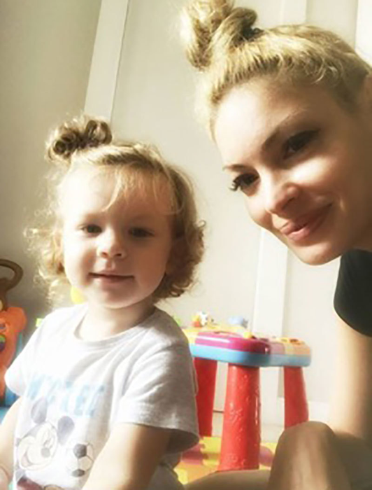Valentina Pelinel, fotografiată cu fiul ei într-o ipostază unică. Milan a moştenit…