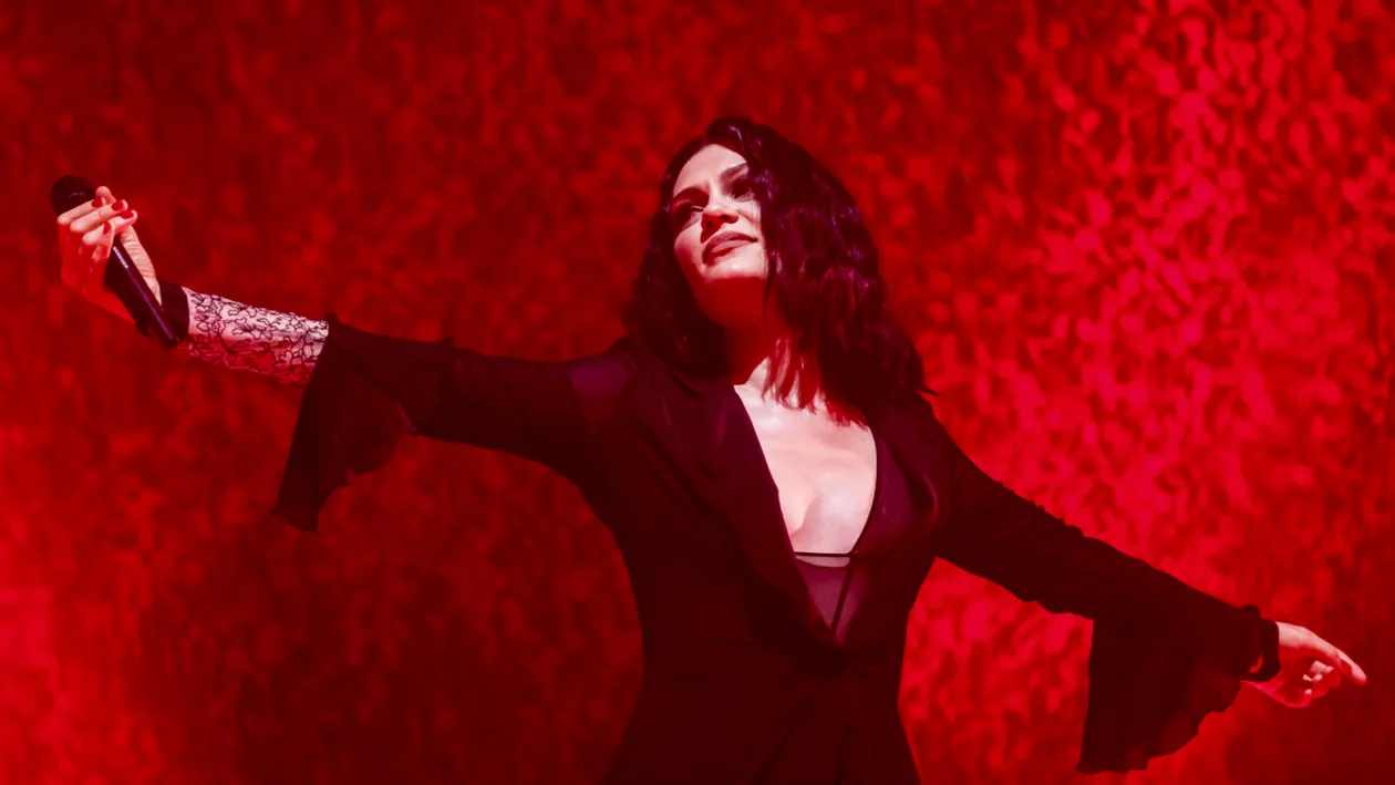 Mesajul celebrei artiste pentru fani, după diagnosticul și tratamentul de cancer: Mă agăț de ...