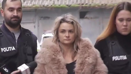 Primele imagini cu Amalia Bellantoni încătușată! A fost ridicată de mascați din casă, alături de soțul ei