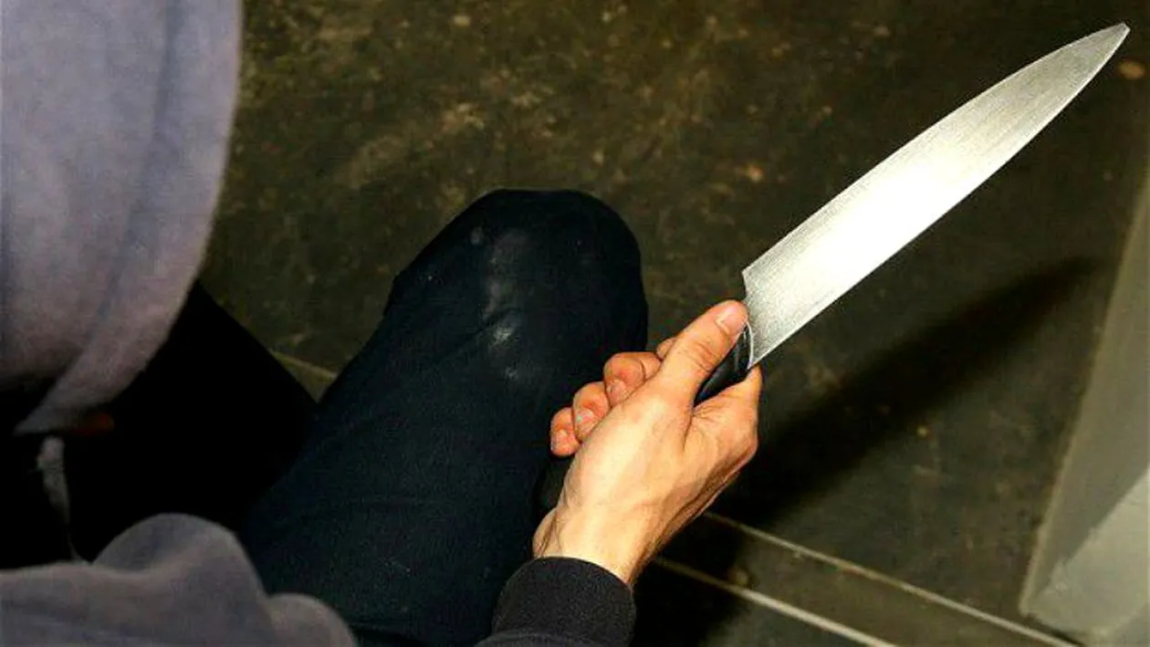 Copil de 11 ani, înjunghiat pentru o boxă portabilă, în Iași