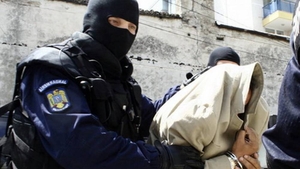 Nouă traficanți de droguri din Sibiu reținuți după 18 percheziții