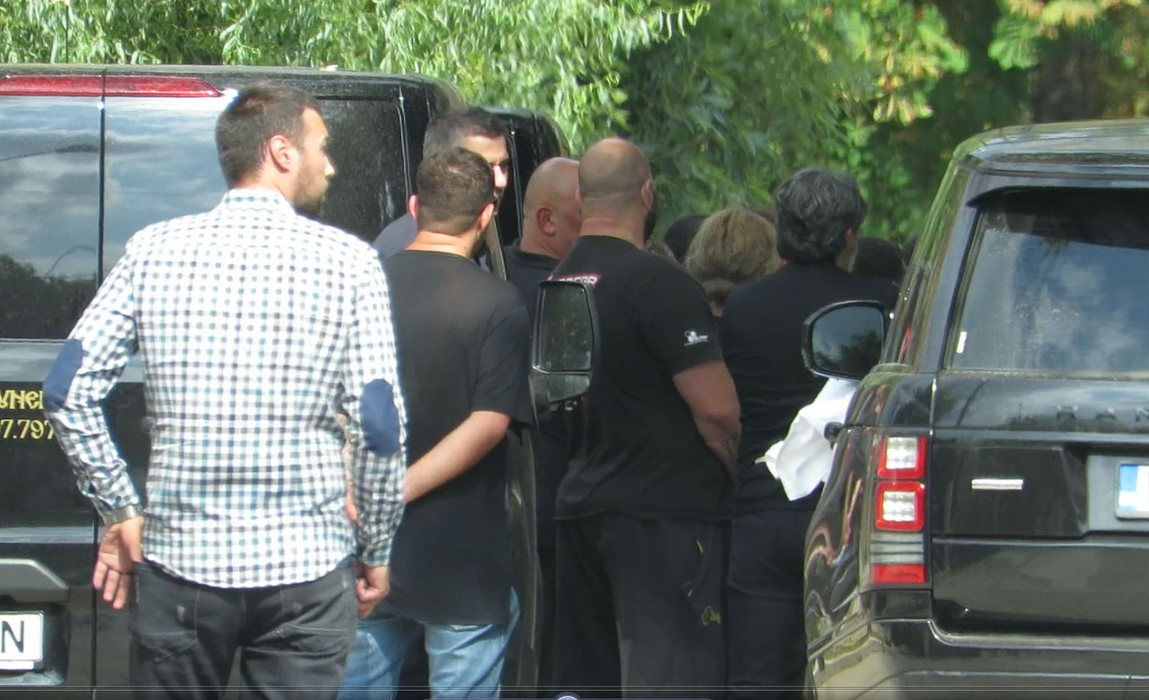 Prietenii au fost alături de Cosmin Olăroiu