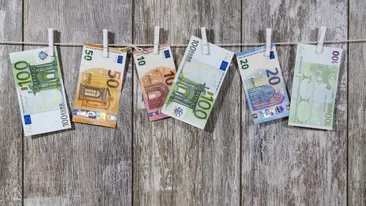 Curs valutar 23 aprilie 2021: Cât valorează un euro și un dolar