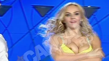 VIDEO Inevitabilul s-a produs! Mama Natura si-a aratat sanii la Dansez pentru tine