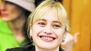 Sotia europarlamentarului Rares Niculescu a depus o actiune de tagada a paternitatii! Copilul lor nu-i si al lui!